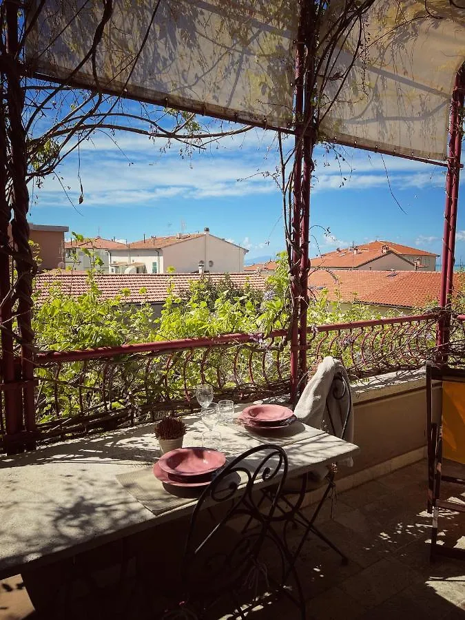 Corso Emanuele Apartments San Vincenzo İtalya